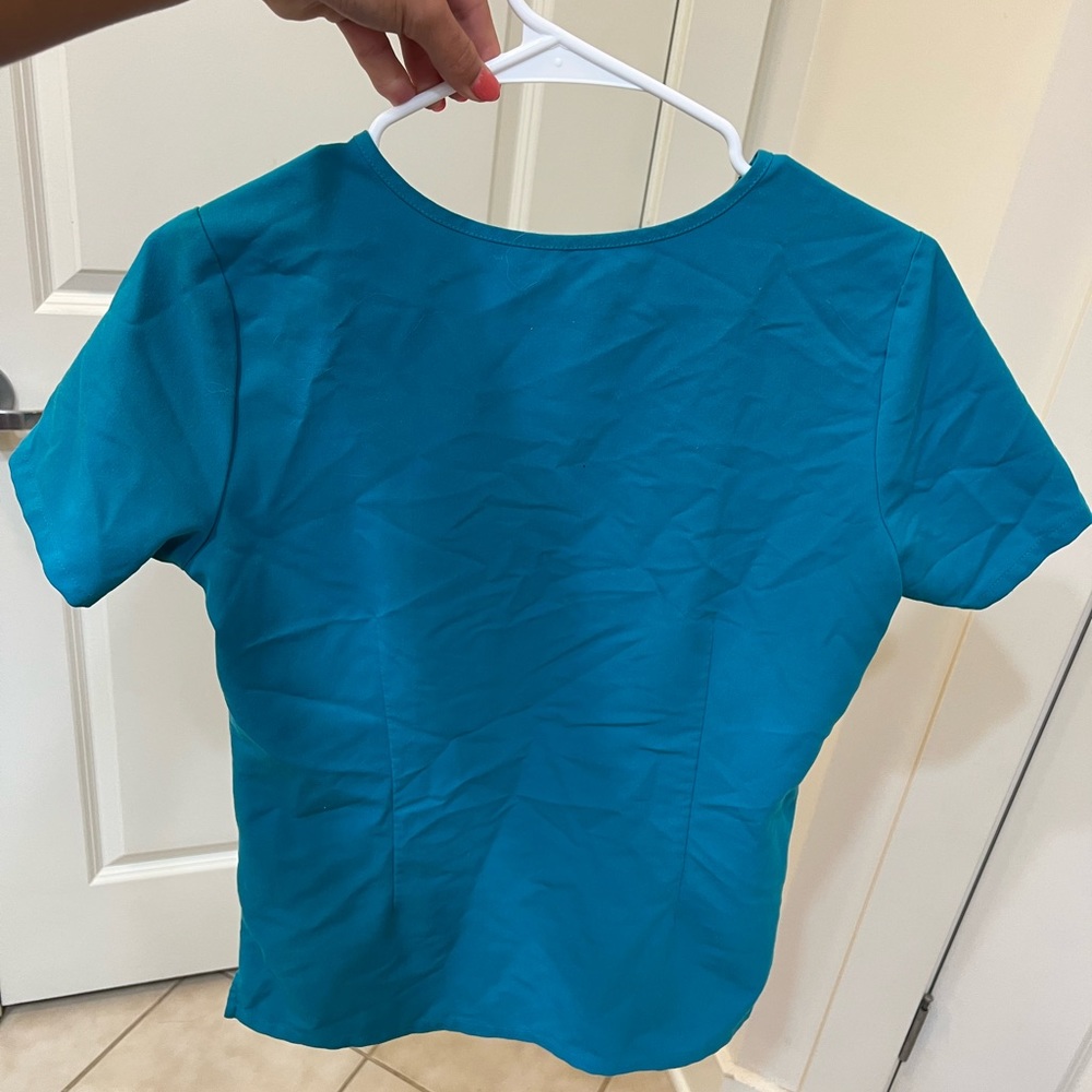 Figs scrub top - Picture 4 of 4